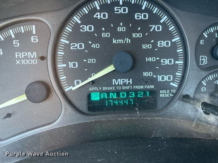 image for item NX9866 2000 Chevrolet Silverado 1500  pickup truck