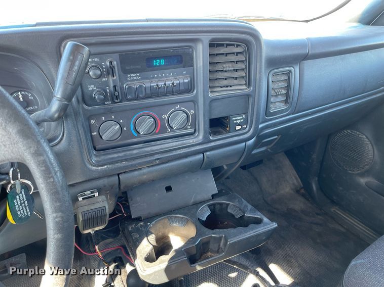 image for item NX9866 2000 Chevrolet Silverado 1500  pickup truck