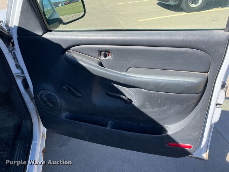 image for item NX9866 2000 Chevrolet Silverado 1500  pickup truck