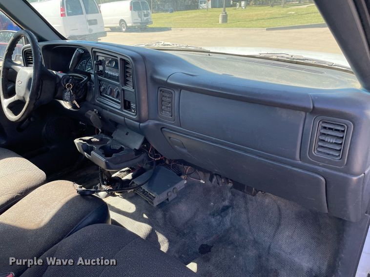 image for item NX9866 2000 Chevrolet Silverado 1500  pickup truck