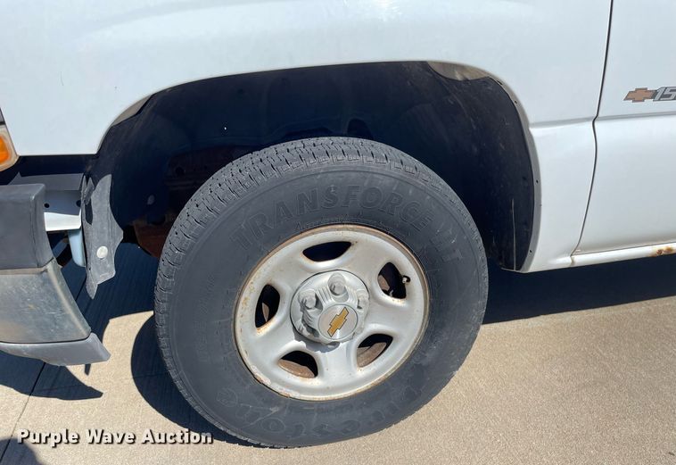 image for item NX9866 2000 Chevrolet Silverado 1500  pickup truck