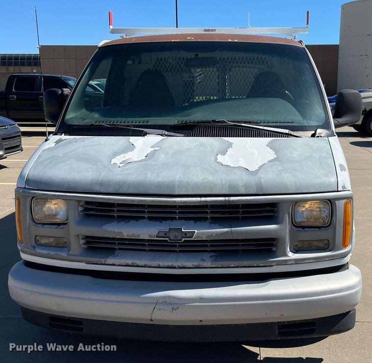 image for item NX9868 1999 Chevrolet Express 1500  van