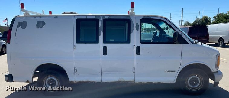 image for item NX9868 1999 Chevrolet Express 1500  van
