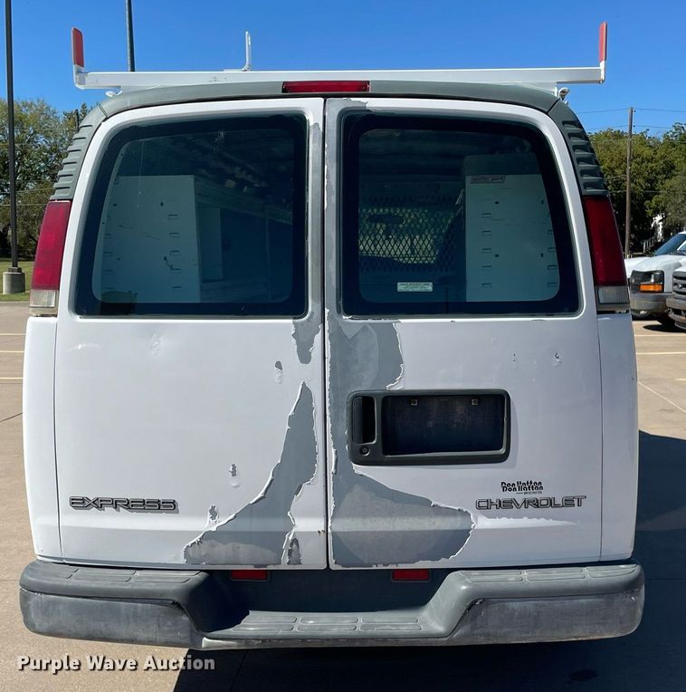 image for item NX9868 1999 Chevrolet Express 1500  van