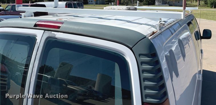 image for item NX9868 1999 Chevrolet Express 1500  van