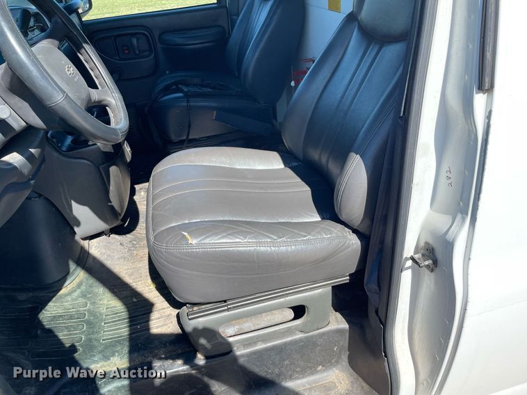 image for item NX9868 1999 Chevrolet Express 1500  van