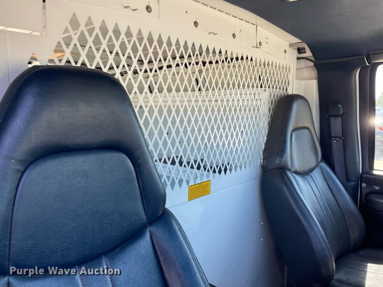 image for item NX9868 1999 Chevrolet Express 1500  van