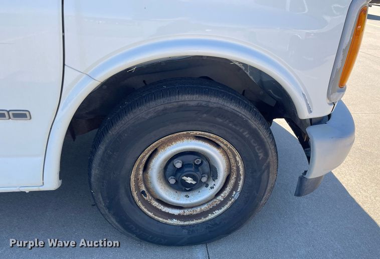 image for item NX9868 1999 Chevrolet Express 1500  van