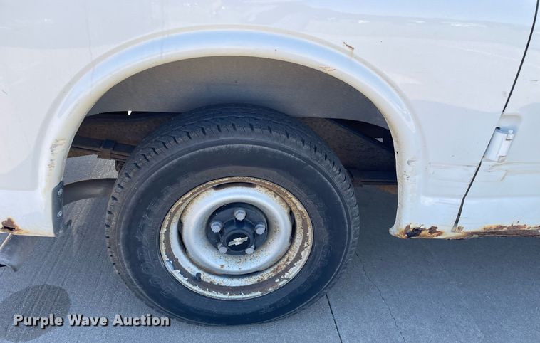 image for item NX9868 1999 Chevrolet Express 1500  van