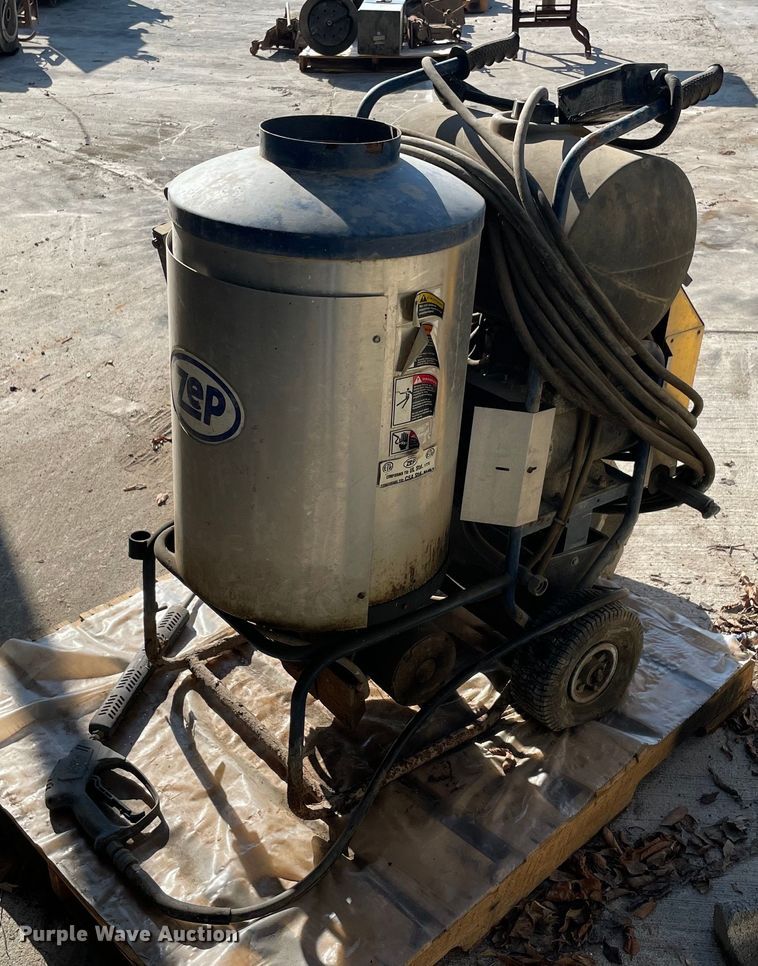 Zep HW2040F0 pressure washer in Bonham, TX Item NY9954 sold Purple Wave