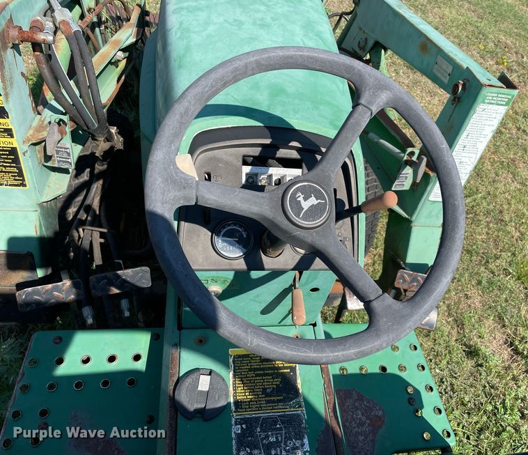 image for item NY9966 1994 John Deere 855  tractor