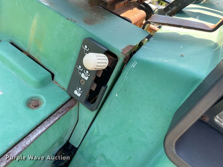 image for item NY9966 1994 John Deere 855  tractor