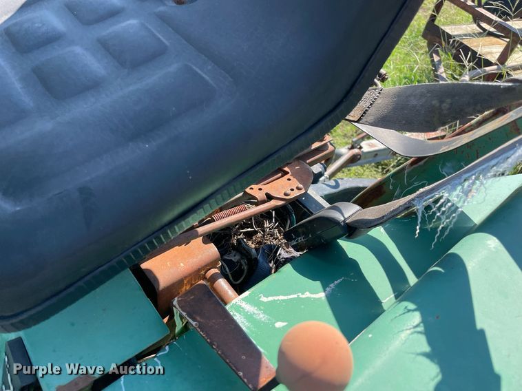 image for item NY9966 1994 John Deere 855  tractor