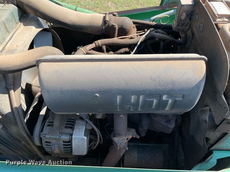 image for item NY9966 1994 John Deere 855  tractor