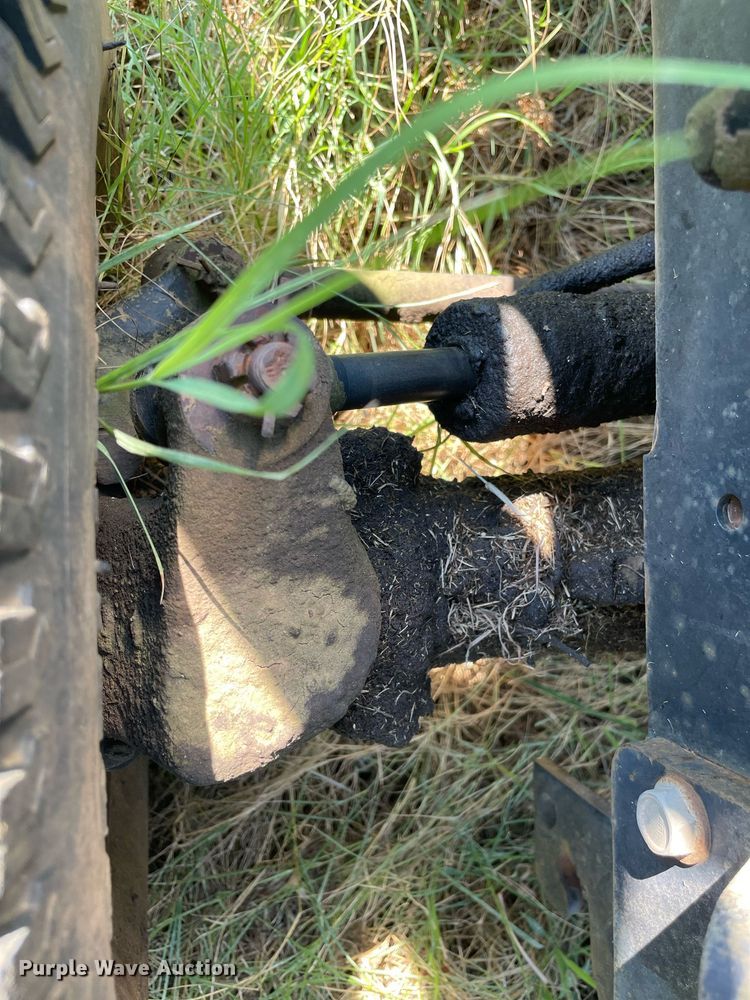 image for item NY9966 1994 John Deere 855  tractor