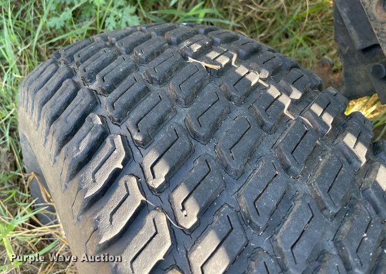 image for item NY9966 1994 John Deere 855  tractor