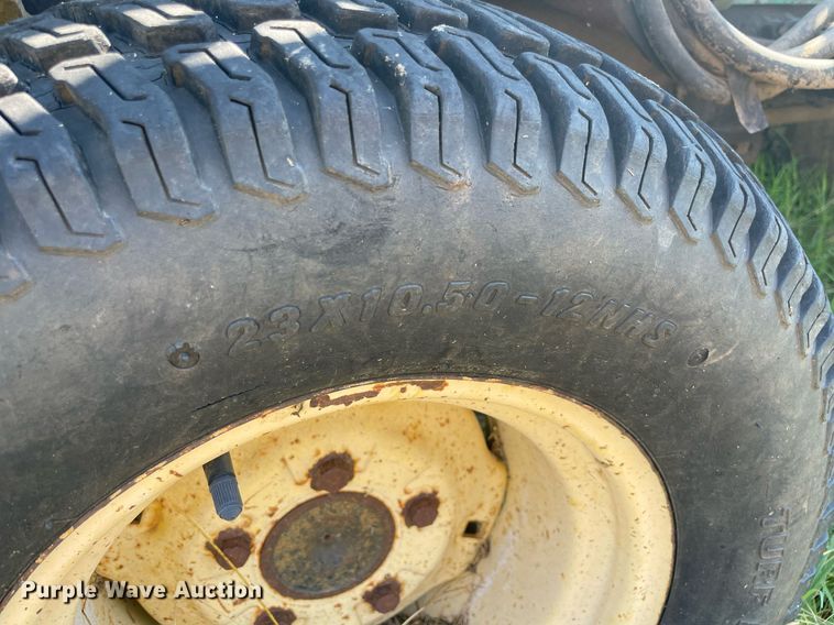 image for item NY9966 1994 John Deere 855  tractor