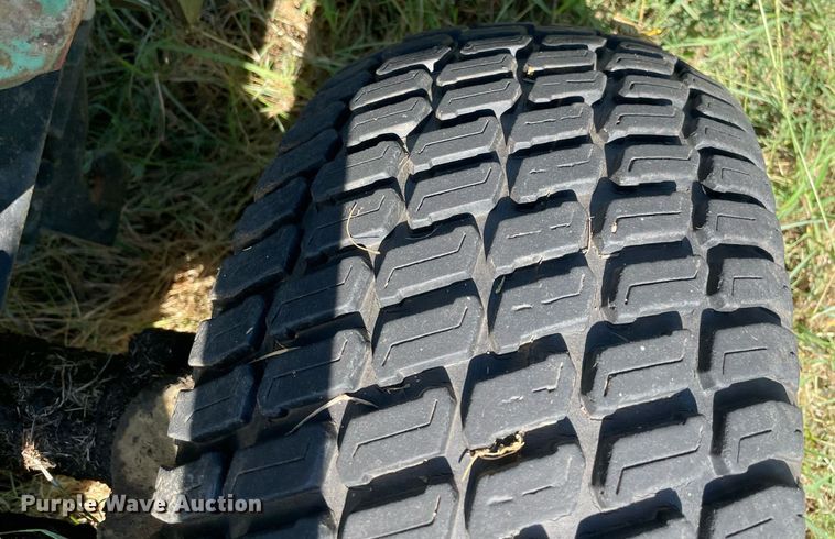 image for item NY9966 1994 John Deere 855  tractor