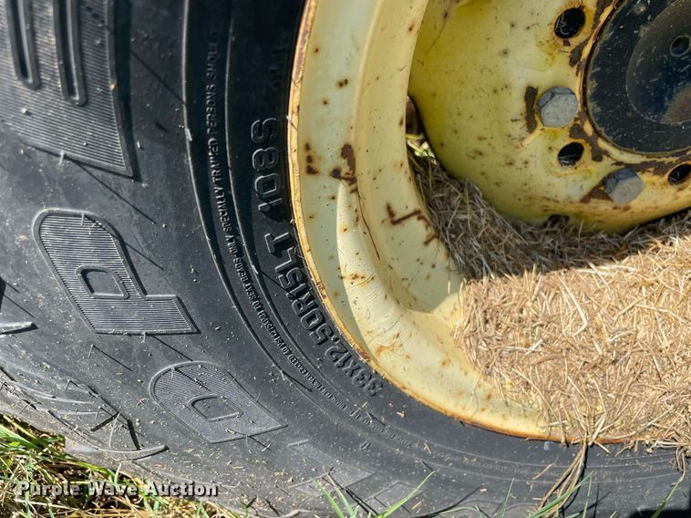 image for item NY9966 1994 John Deere 855  tractor