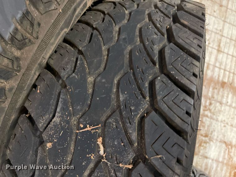 image for item NY9980 (22) tires
