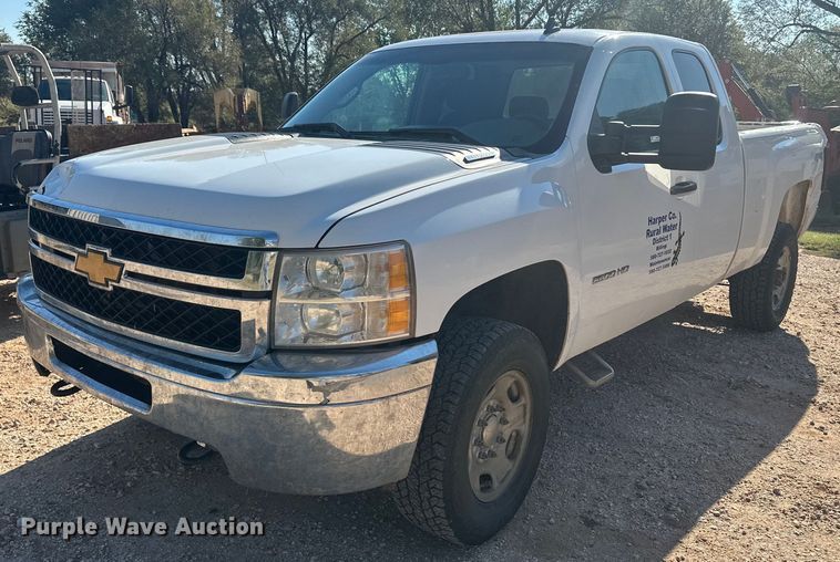image for item OC9511 2013 Chevrolet 2500 HD  Ext. Cab pickup truck