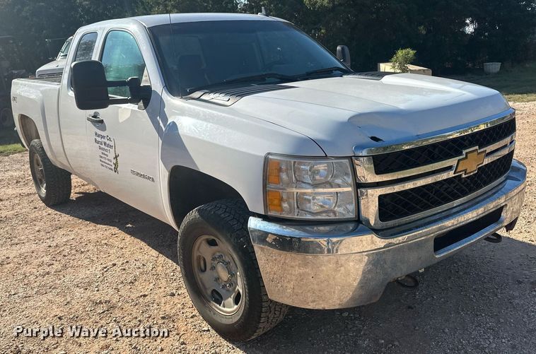 image for item OC9511 2013 Chevrolet 2500 HD  Ext. Cab pickup truck