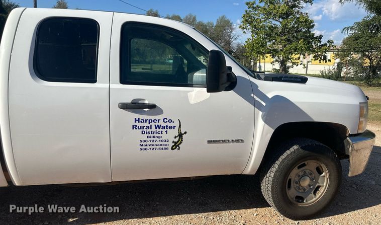 image for item OC9511 2013 Chevrolet 2500 HD  Ext. Cab pickup truck