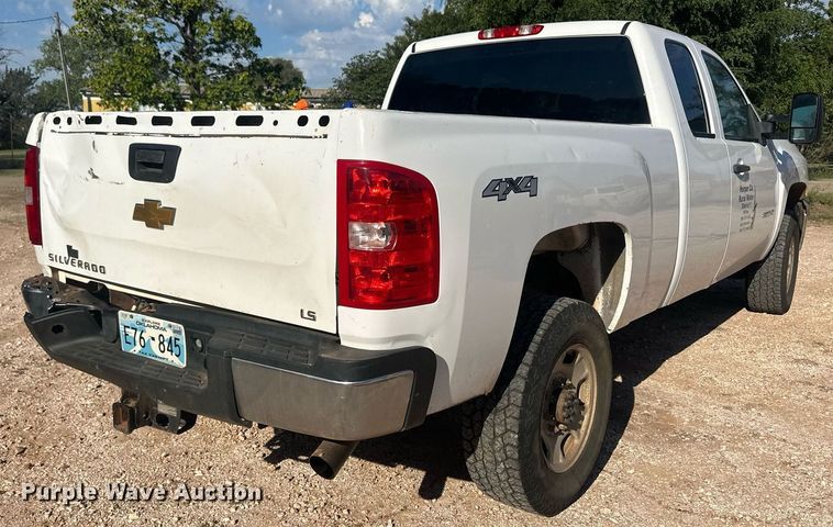 image for item OC9511 2013 Chevrolet 2500 HD  Ext. Cab pickup truck