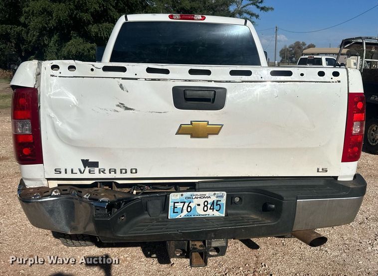 image for item OC9511 2013 Chevrolet 2500 HD  Ext. Cab pickup truck