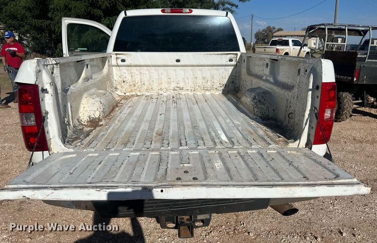 image for item OC9511 2013 Chevrolet 2500 HD  Ext. Cab pickup truck
