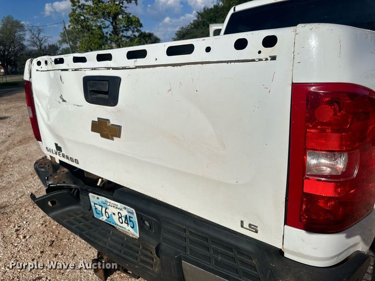 image for item OC9511 2013 Chevrolet 2500 HD  Ext. Cab pickup truck