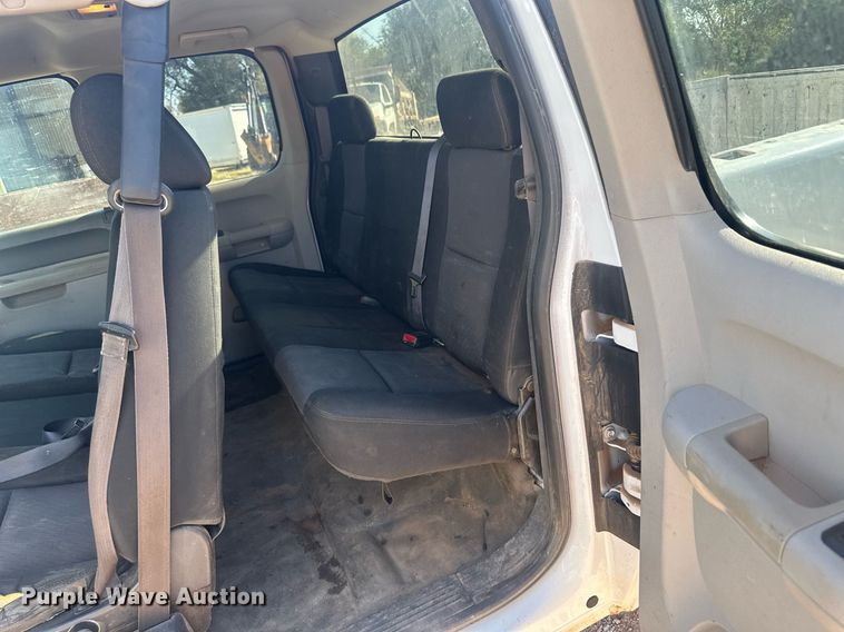 image for item OC9511 2013 Chevrolet 2500 HD  Ext. Cab pickup truck