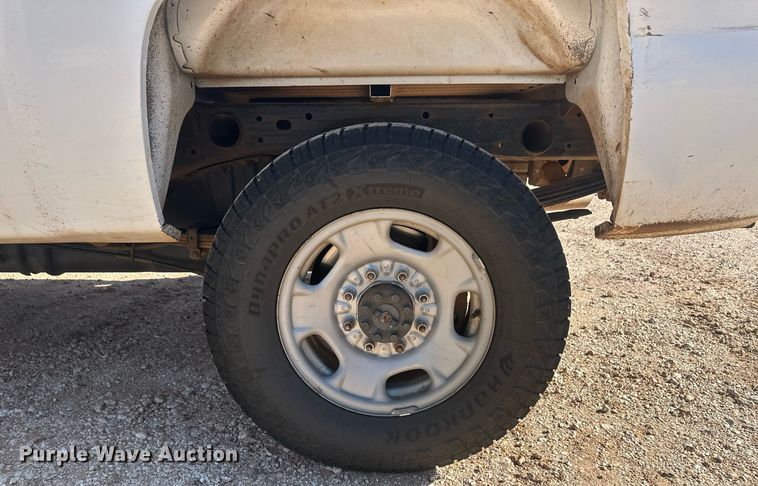 image for item OC9511 2013 Chevrolet 2500 HD  Ext. Cab pickup truck