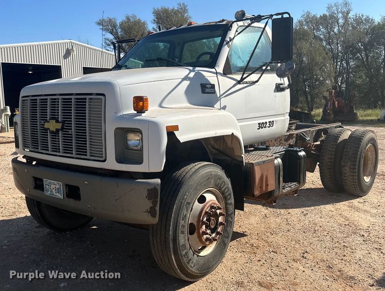 image for item OC9512 1998 Chevrolet C7500  truck cab and chassis