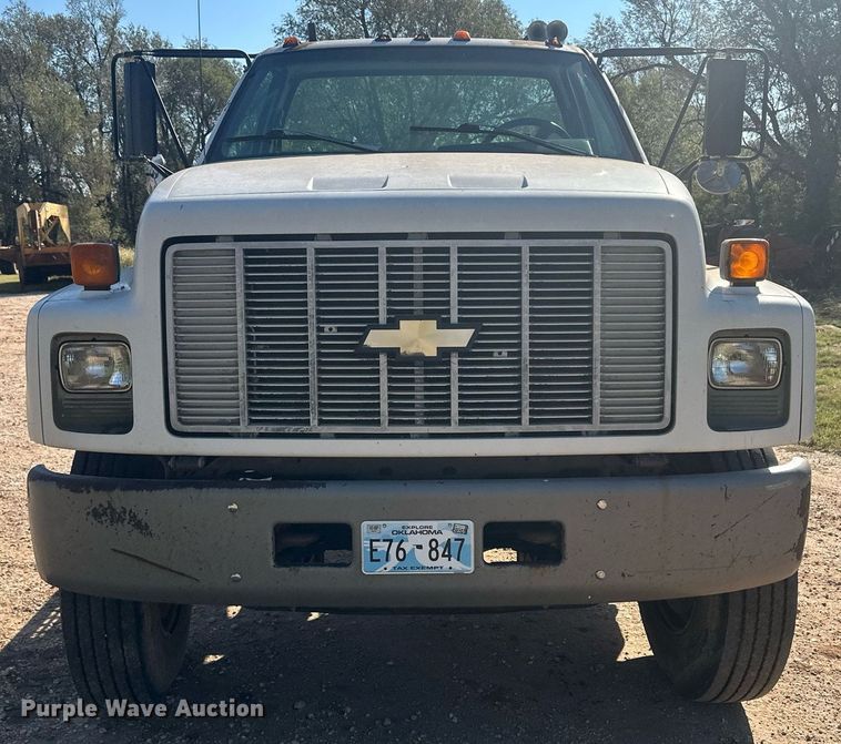 image for item OC9512 1998 Chevrolet C7500  truck cab and chassis