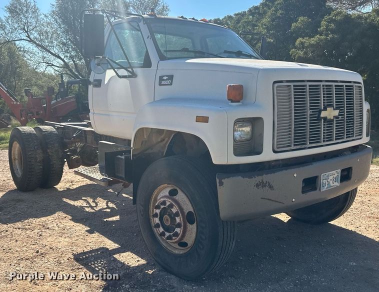 image for item OC9512 1998 Chevrolet C7500  truck cab and chassis