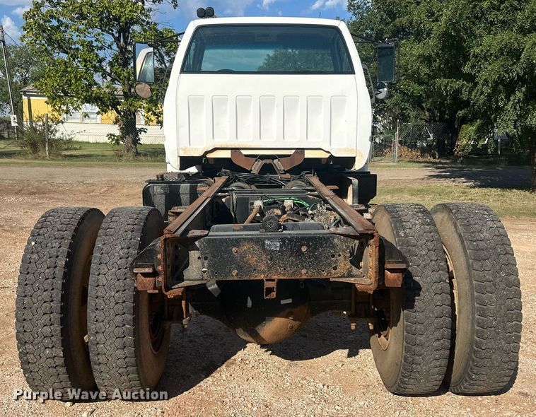 image for item OC9512 1998 Chevrolet C7500  truck cab and chassis