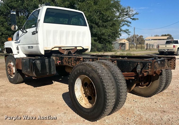 image for item OC9512 1998 Chevrolet C7500  truck cab and chassis