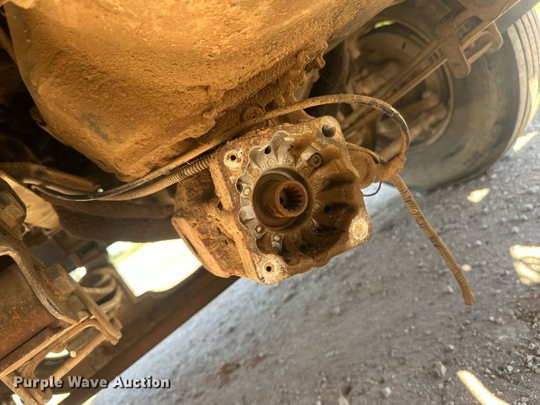 image for item OC9512 1998 Chevrolet C7500  truck cab and chassis