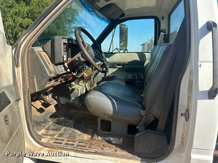 image for item OC9512 1998 Chevrolet C7500  truck cab and chassis
