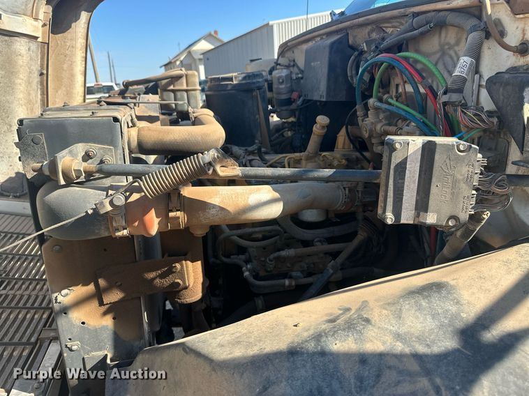 image for item OC9512 1998 Chevrolet C7500  truck cab and chassis