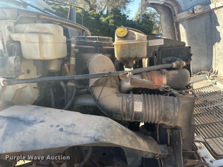 image for item OC9512 1998 Chevrolet C7500  truck cab and chassis