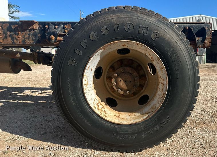 image for item OC9512 1998 Chevrolet C7500  truck cab and chassis