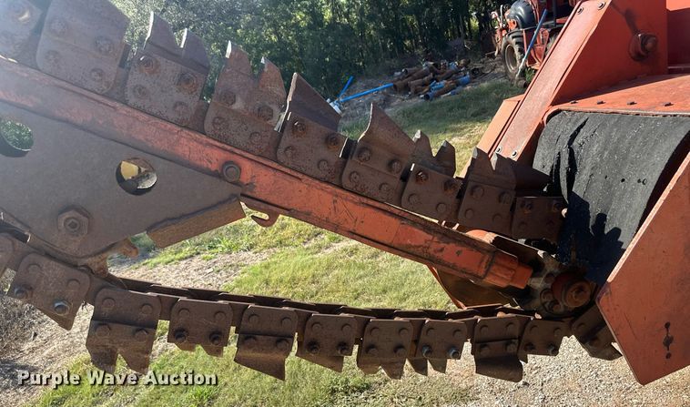 image for item OC9513 1987 Ditch Witch 4010  trencher