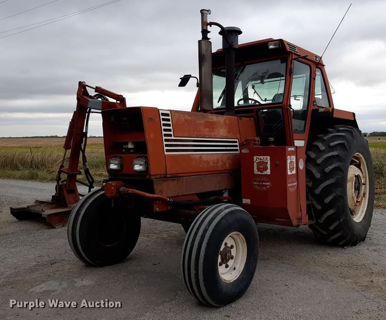 image for item OF9445 Hesston 1580  tractor