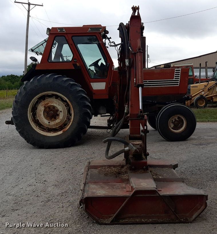 image for item OF9445 Hesston 1580  tractor