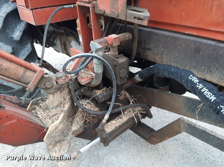 image for item OF9445 Hesston 1580  tractor