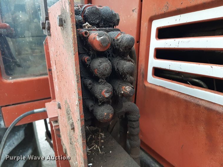 image for item OF9445 Hesston 1580  tractor