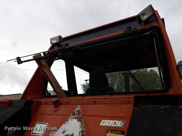 image for item OF9445 Hesston 1580  tractor