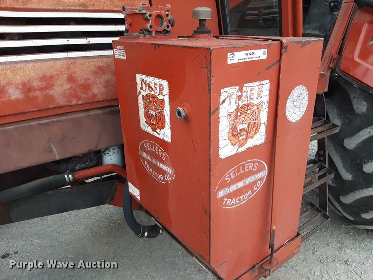 image for item OF9445 Hesston 1580  tractor